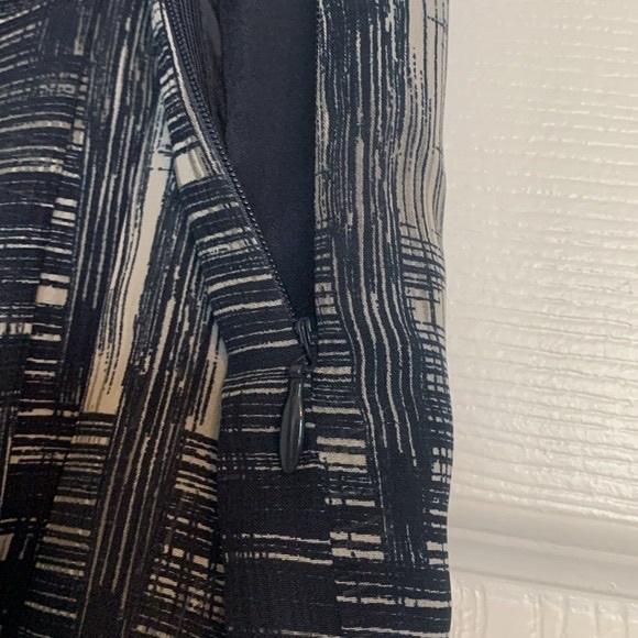 Ann Taylor LOFT Pleated Draped Skirt Women's
Size 8 Navy Black Grey Print Pretty - Picture 9 of 11